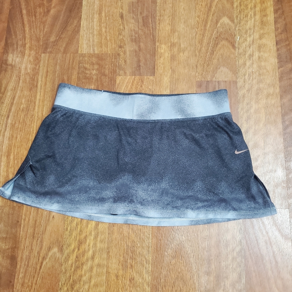 Nike Athletic Skater  SKORT, Large